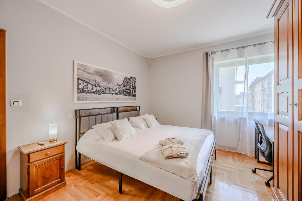 Le Lion Apartments - Darius - 2