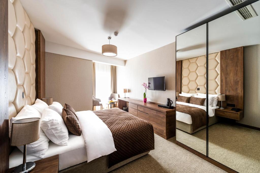 Amsterdam Hotel - 2