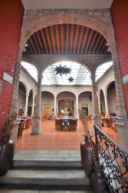 Howard Johnson Calle Real Morelia photo