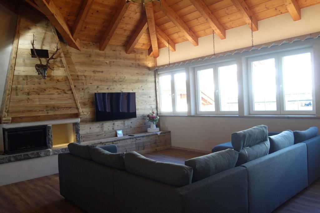 Sky Loft at Cervo - Panoramic Penthouse in Moena - 3