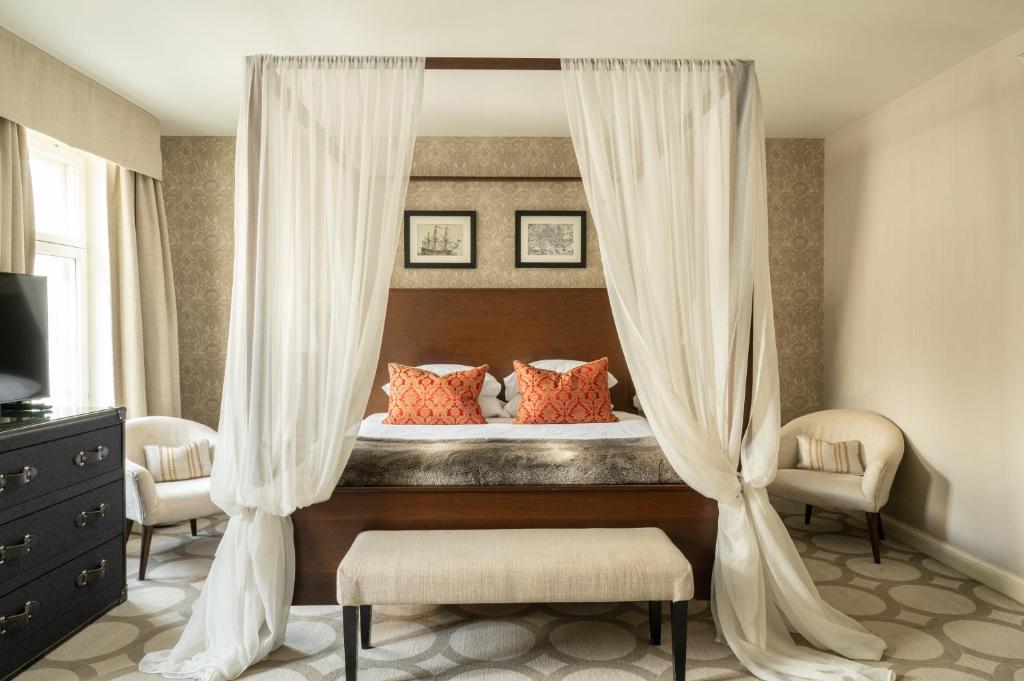 Grand Palace Hotel Image