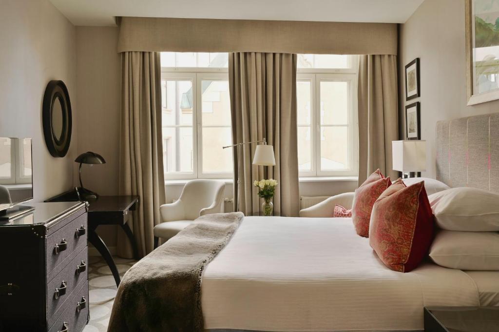 Grand Palace Hotel Image