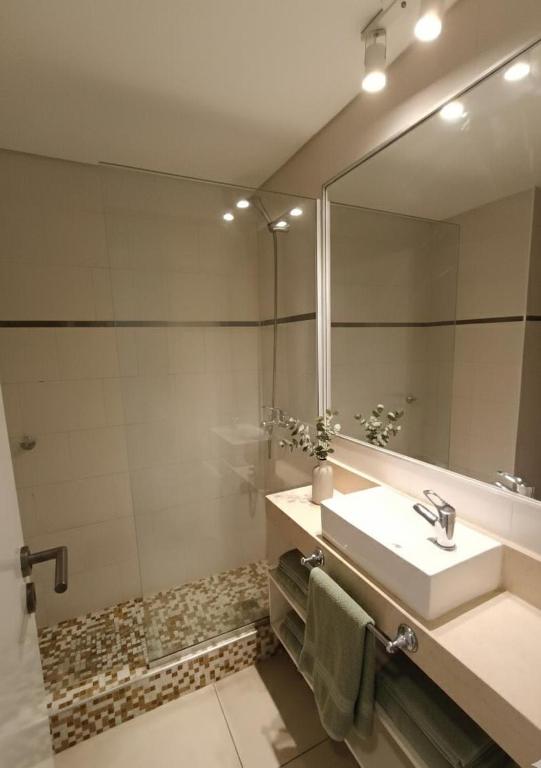 Departamento Excelente Ubicacion -Balcón con vista Plaza San Martin - Pileta- - 5