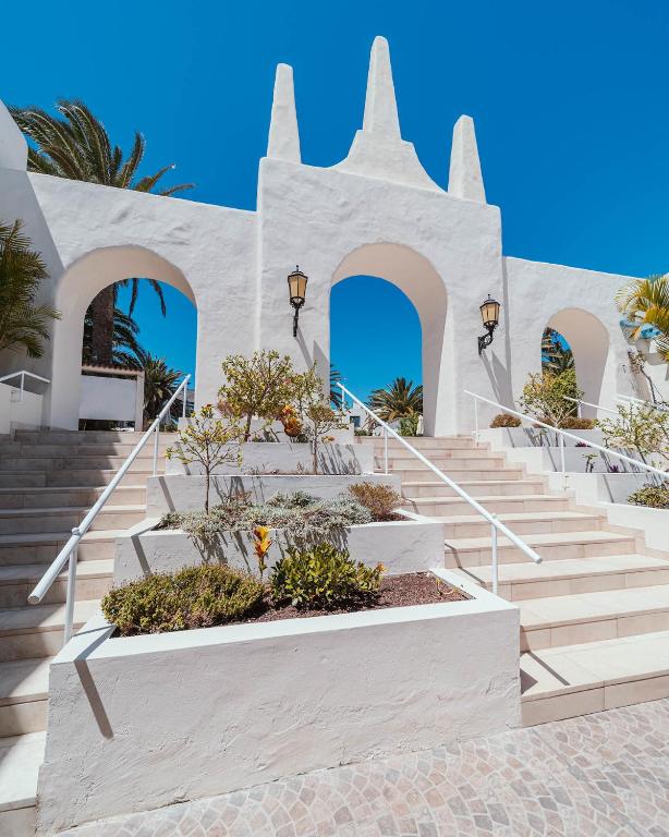 Alua Suites Fuerteventura - All Inclusive — Hotel building in Corralejo, Canary Islands