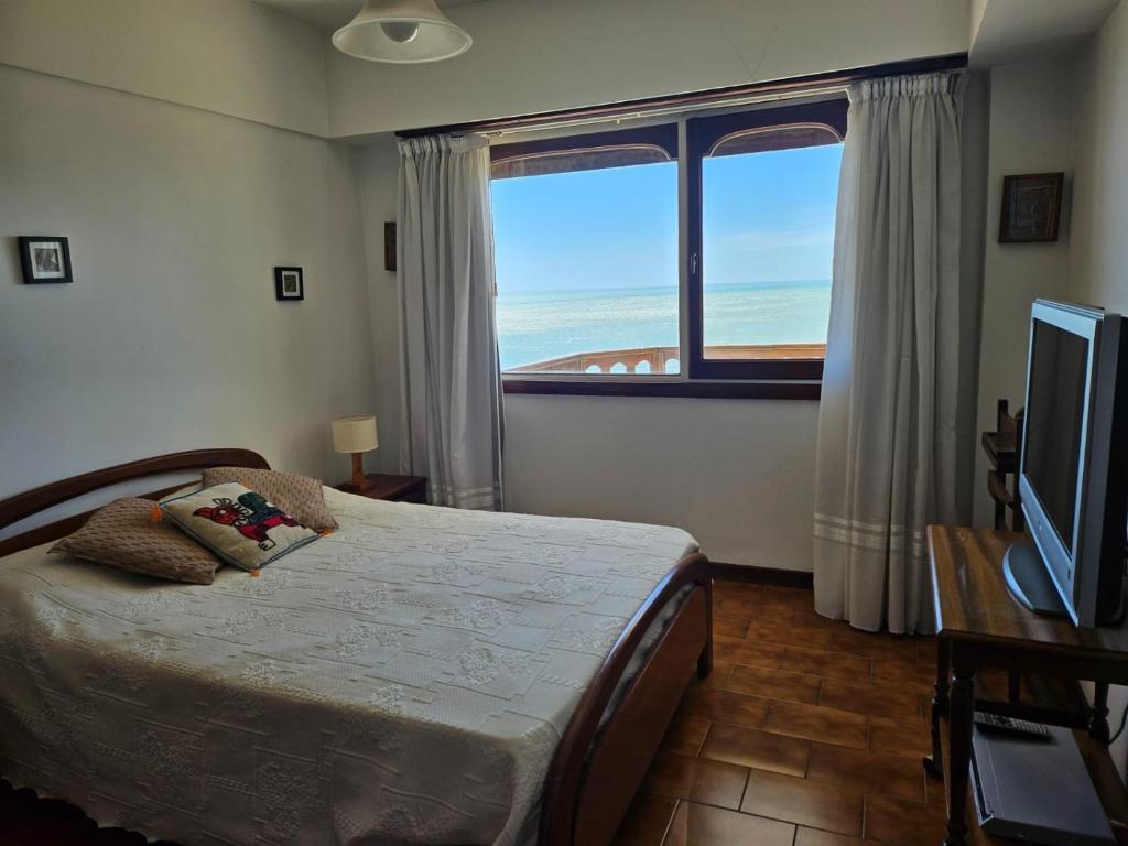 Departamento frente a Playa Grande con pileta y cochera - Vista espectacular - 3