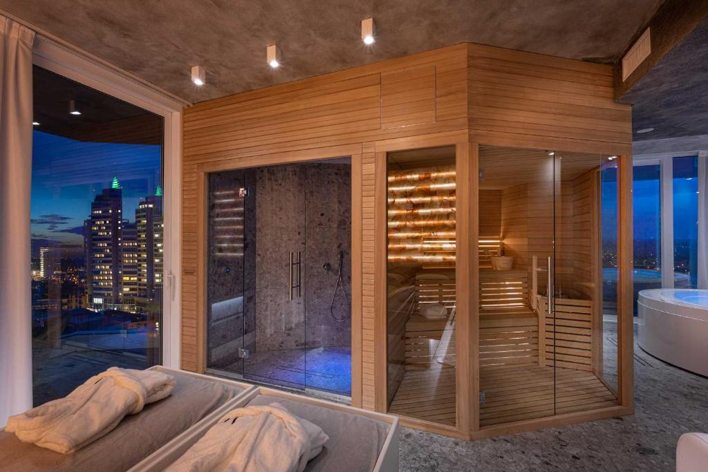 J44 Lifestyle Hotel - 5