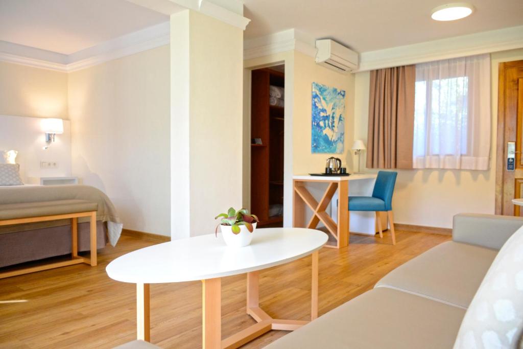 Alua Suites Fuerteventura - All Inclusive — Hotel rooms in Corralejo, Canary Islands