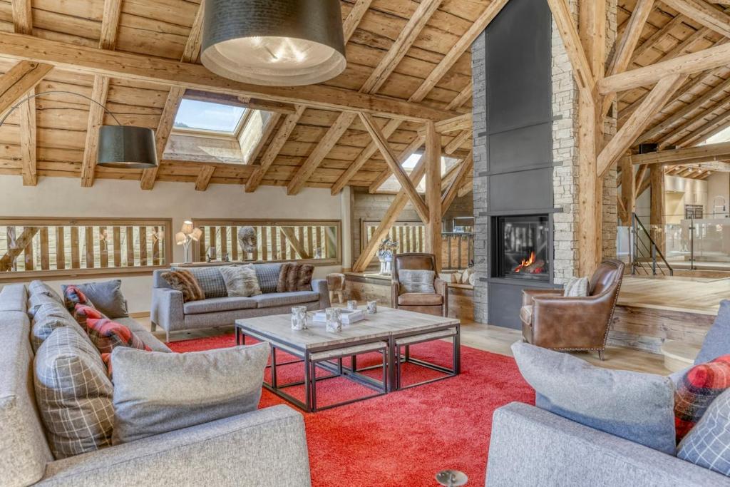 Chalet exceptionnel de 600m2 - Spa, salle de gym, ski-room - 1