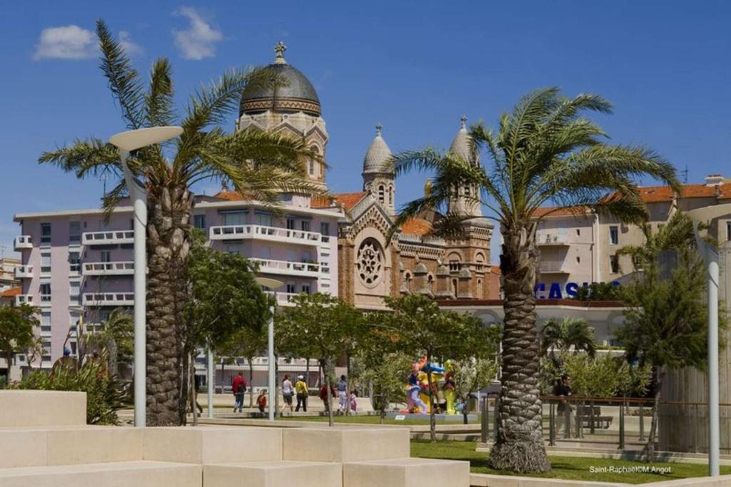 SR030-508 Appt Studio mezzanine 4 personnes ST RAPHAEL - 4