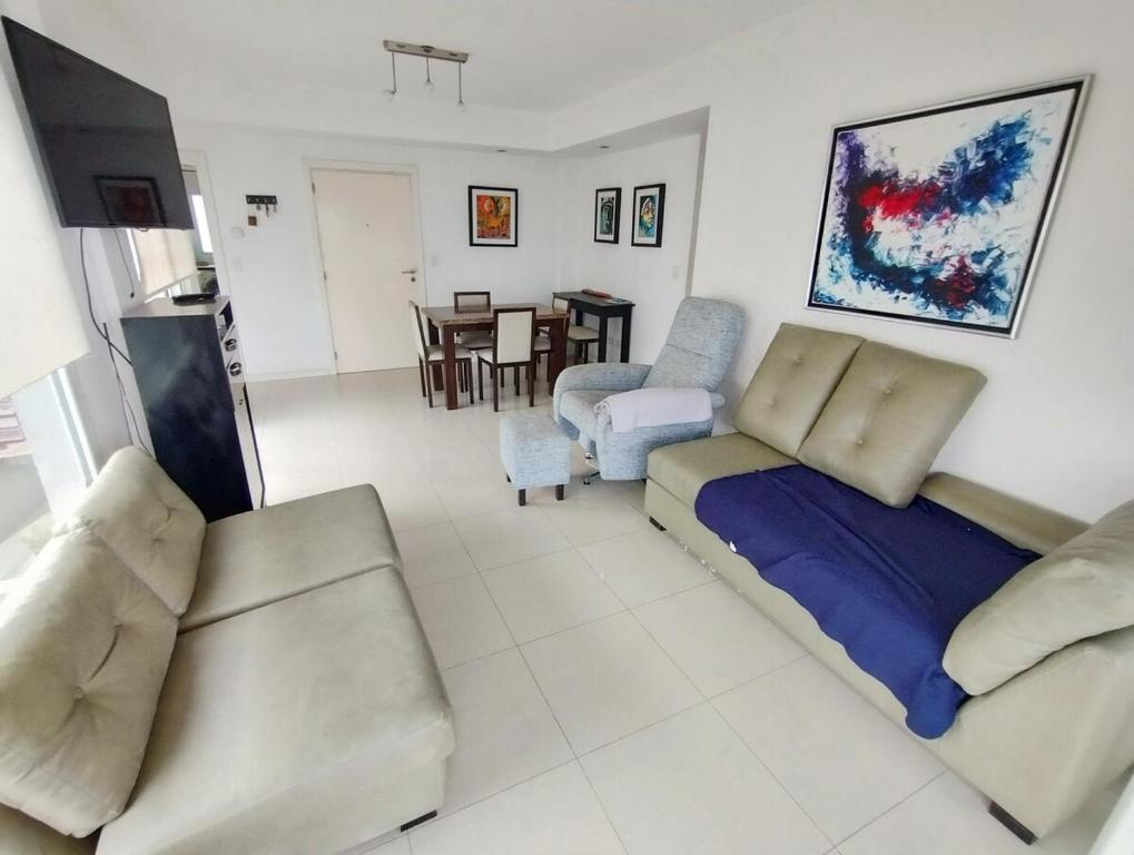 Departamento 3 Ambientes Amplios en Diagonal Pueyrredon Centro - 2