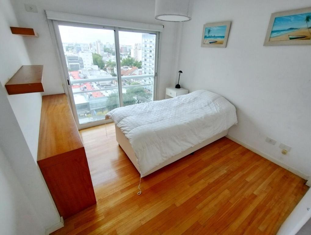 Departamento 3 Ambientes Amplios en Diagonal Pueyrredon Centro - 3