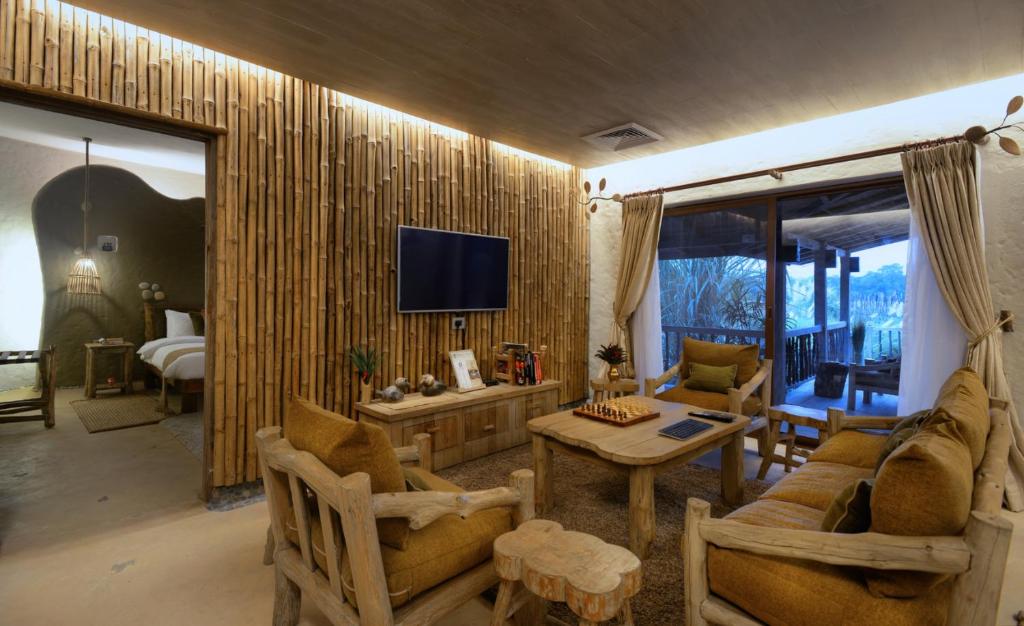 Recreational facilities, Barahi Jungle Lodge in Chitwan