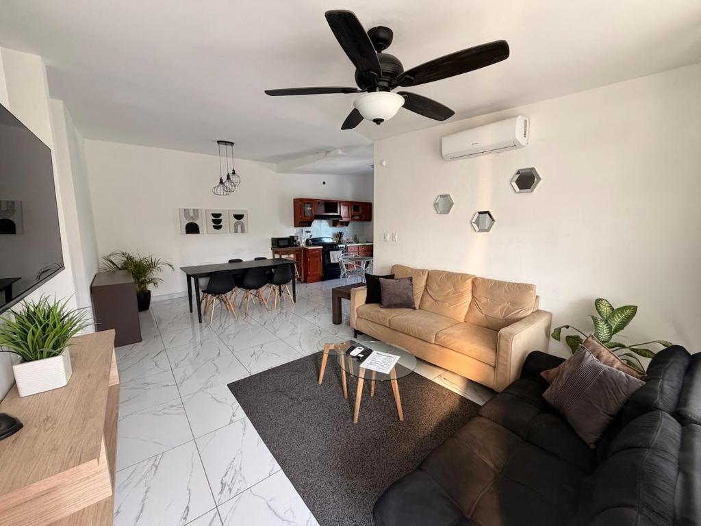 Great apartment 10 min to Fundidora Park Wifi Parking & Coffee - 1