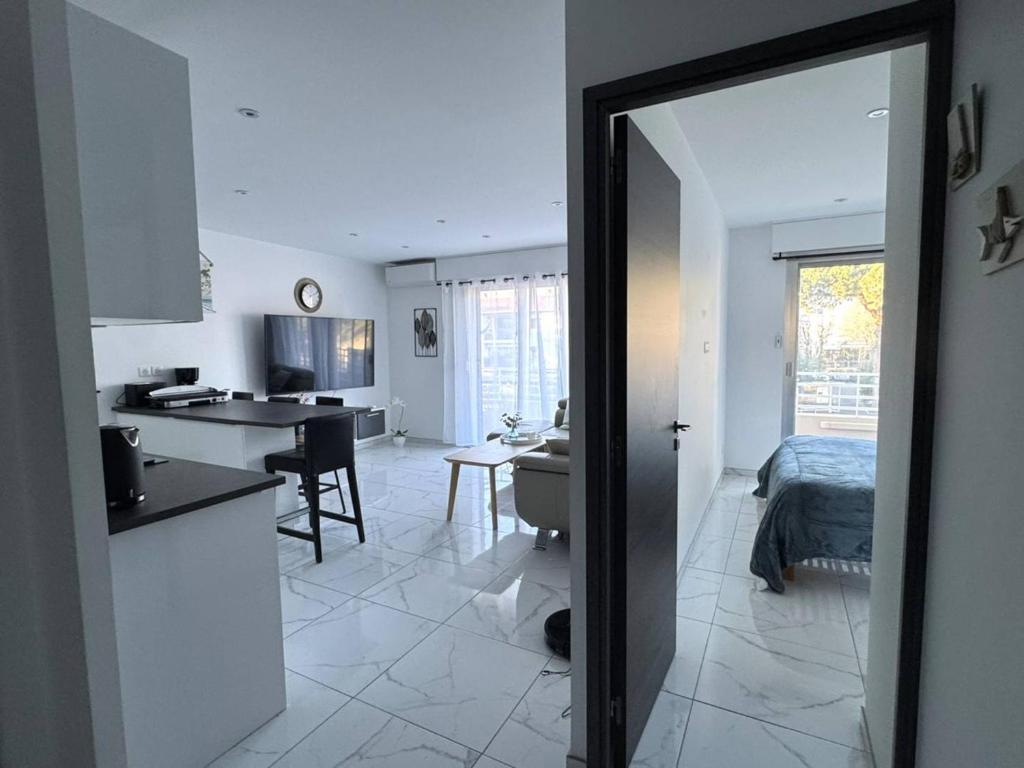 T2 climatisé, parking privé, proche plage - FR-1-100-366 - 2