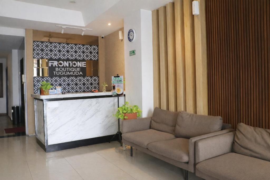Front desk [24-hour]