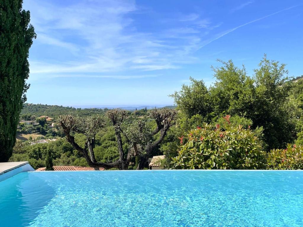Villa PASSEREAUX avec piscine et vue mer pour 8 personnes au cœur du Domaine de Valcros - 2