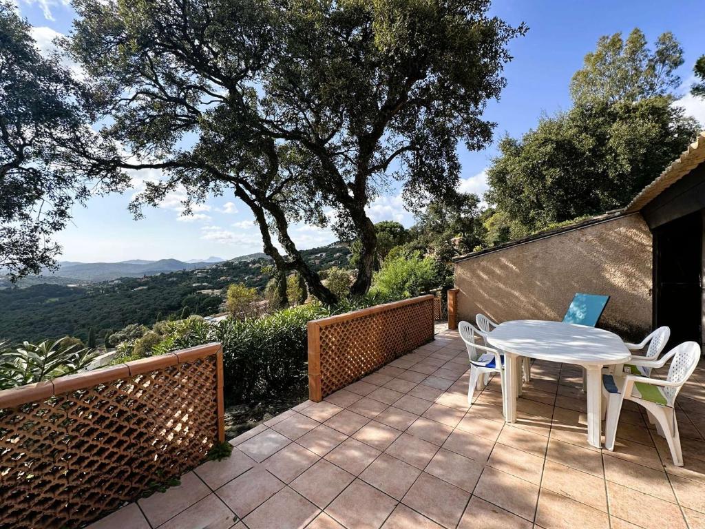 Mazet Victor pour 4 personnes avec vue mer et piscine collective à La Londe-Les-Maures - 5