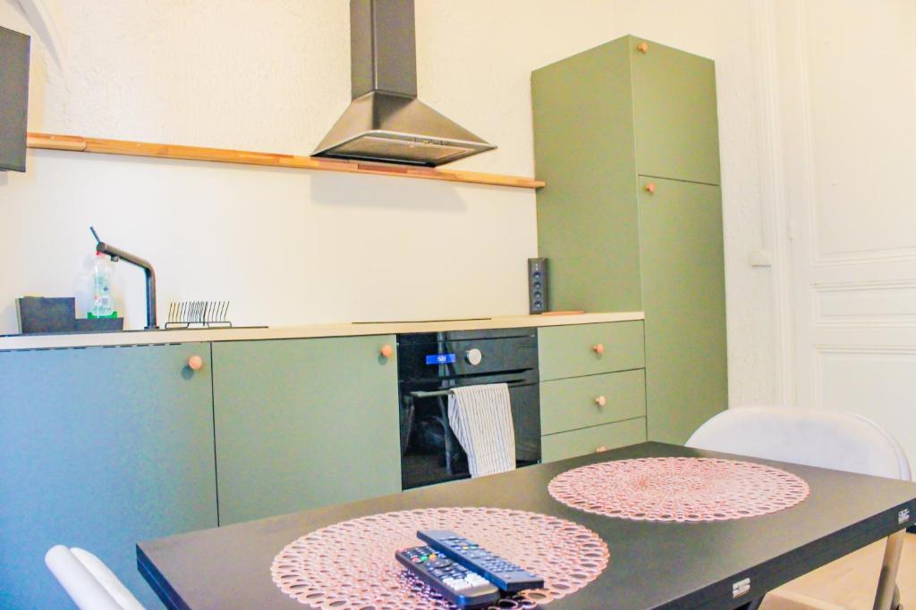 Joli appartement en RDC au centre de Vichy - 2