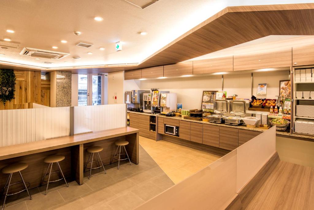 Food and beverages, Super Hotel Totsukaeki Higashiguchi in Yokohama