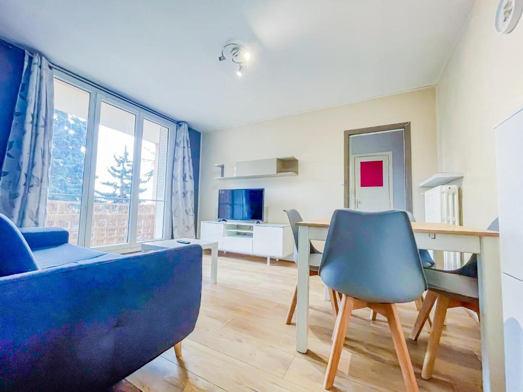 Logement proche du Puy de Dôme avec parking privé - 2