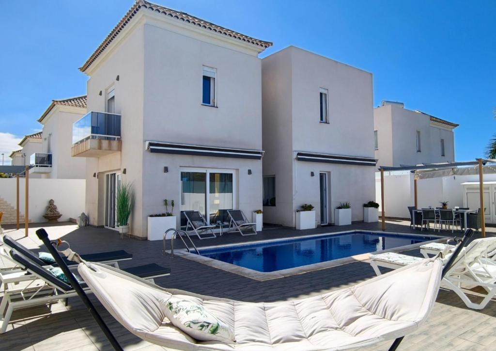 Casa Rafa Villa, 4BR Private Pool, Costa Adeje, Tenerife - 1