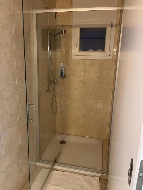 Grande chambre avec Salle de Bains Privative - 2