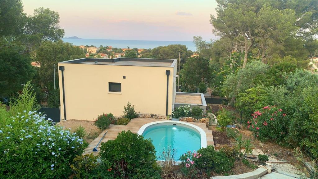 Villa avec piscine et vue mer à 700 m de la plage - 2
