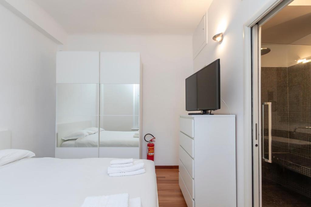 I-Host Apartment - Ugo Bassi - 2
