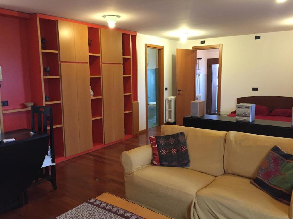 Beautiful large studio apartment - 3