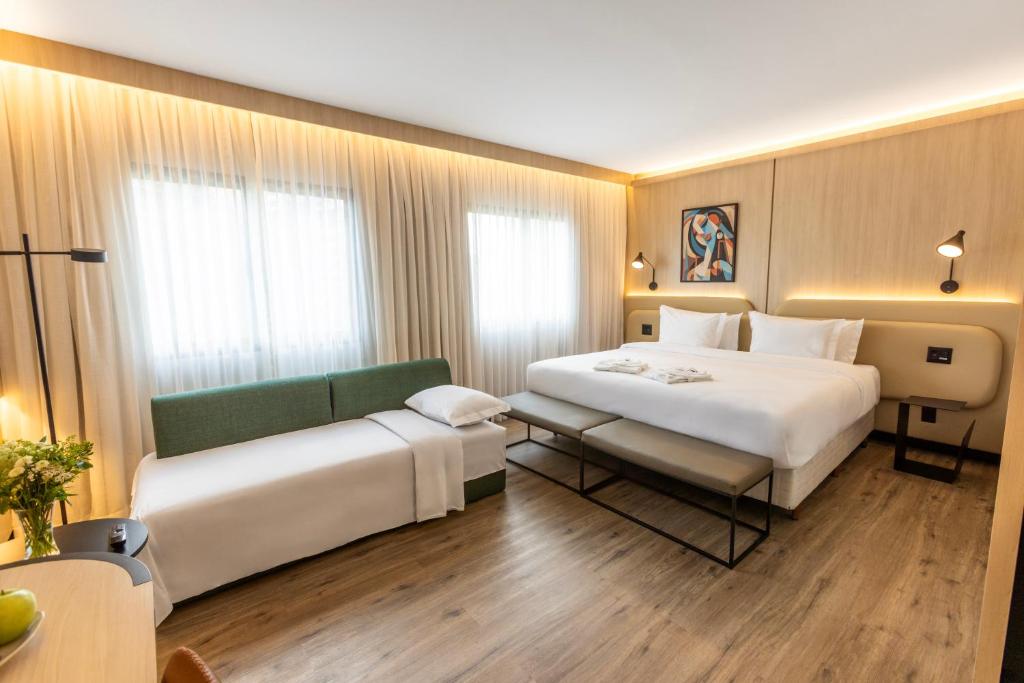 Intercity Pamplona - The Universe Paulista