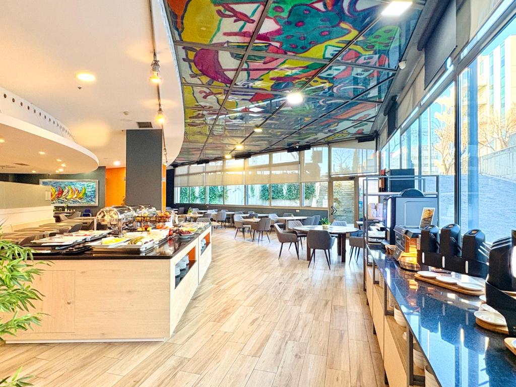 Restaurant, Eurohotel Barcelona Granvia Fira in Barcelona