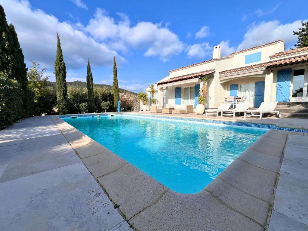 LE MAS DES OISEAUX Villa pour 6 personnes avec piscine privée, à deux pas du Golf de Valcros, à La Londe-Les-Maures - 2