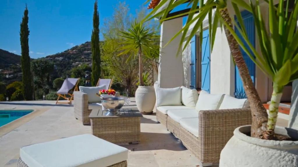 LE MAS DES OISEAUX Villa pour 6 personnes avec piscine privée, à deux pas du Golf de Valcros, à La Londe-Les-Maures - 4
