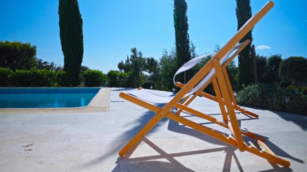 LE MAS DES OISEAUX Villa pour 6 personnes avec piscine privée, à deux pas du Golf de Valcros, à La Londe-Les-Maures - 5