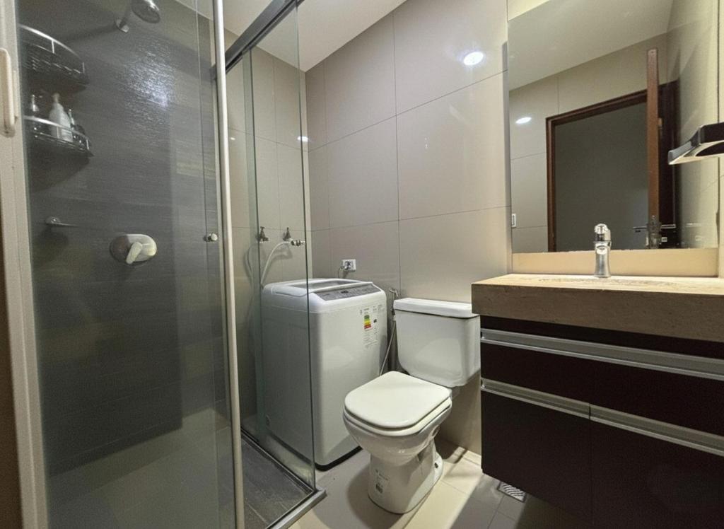 Rest with AC, WiFi, TV, Close to Ventura Mall - 3
