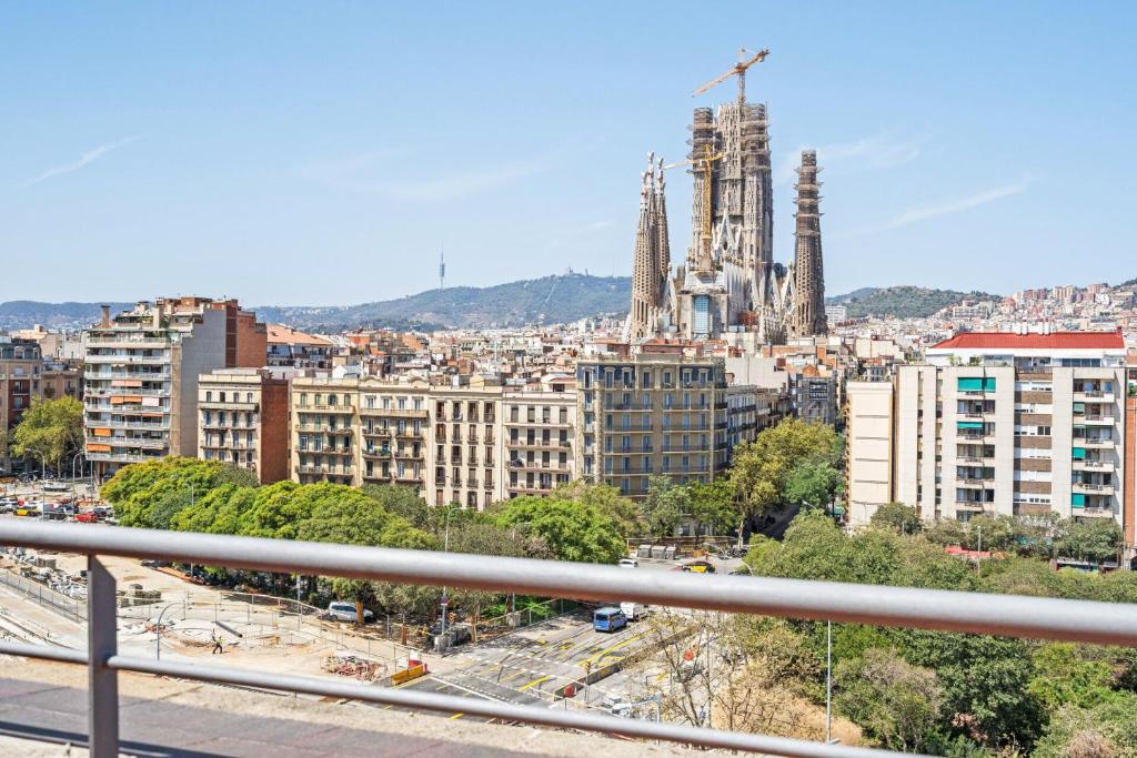 4151 - AB Sagrada Familia Views VII-II - 1