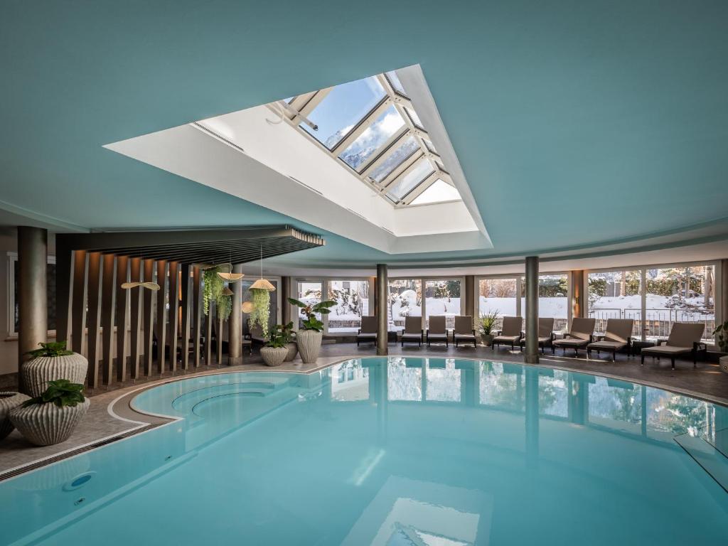 Swimming pool, Hotel Rita in Langenfeld