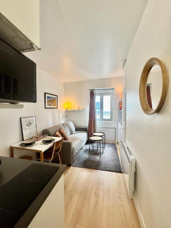 Parisian cocoon in Batignolles next to Montmartre - 1