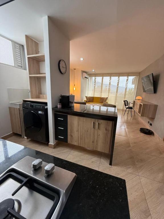 Studio apartment in El Poblado next to Oviedo Mall - 4