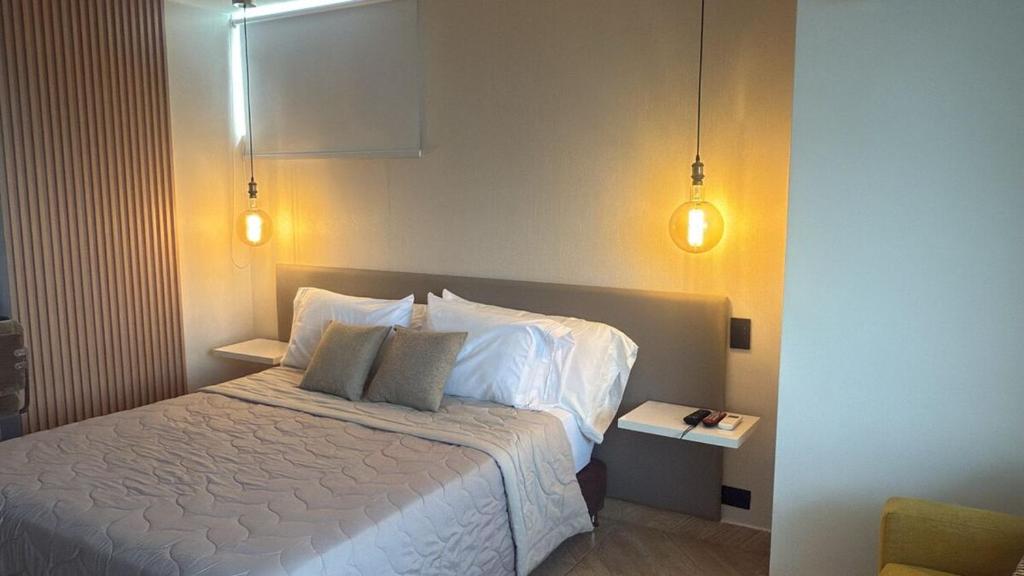 Studio apartment in El Poblado next to Oviedo Mall - 1