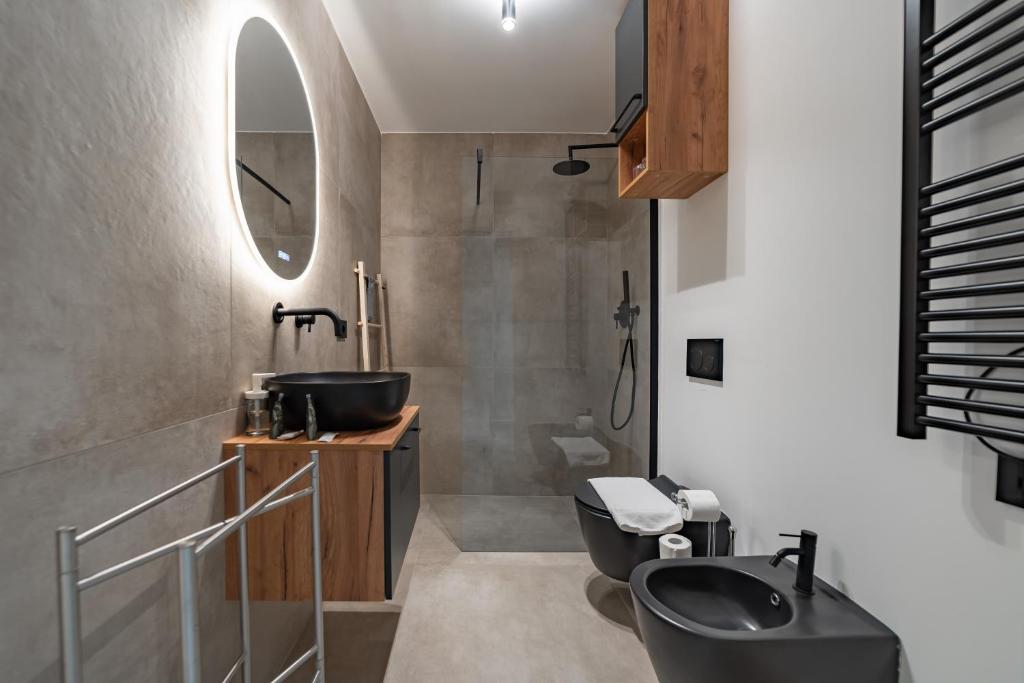 9 min Walk from Porta Nuova, Design and Elegance - 3