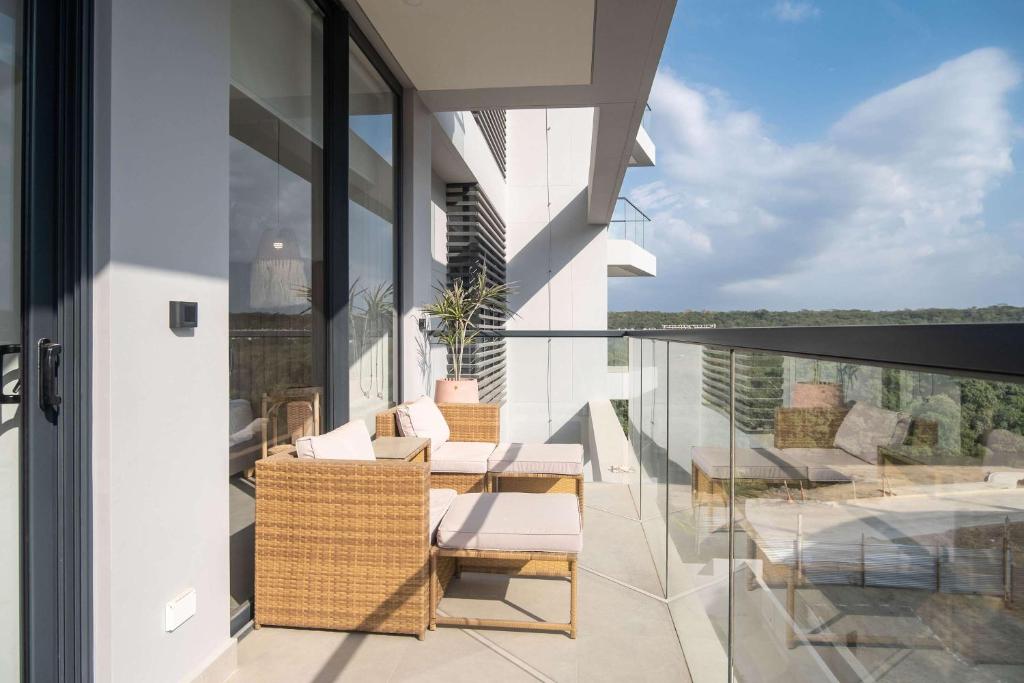 Enchanting 2BR with Balcony in Morros - 2