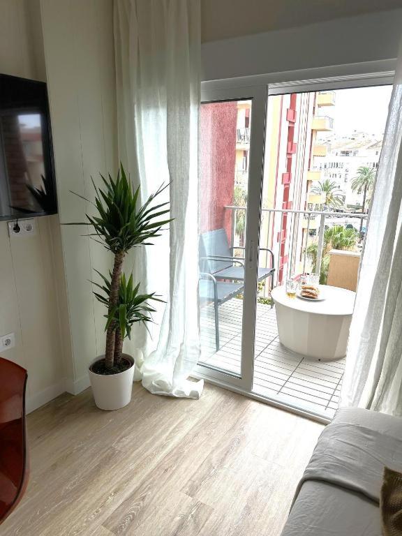 Minerva White Jasmine Studio - Sea View, Beach & Pool - 4