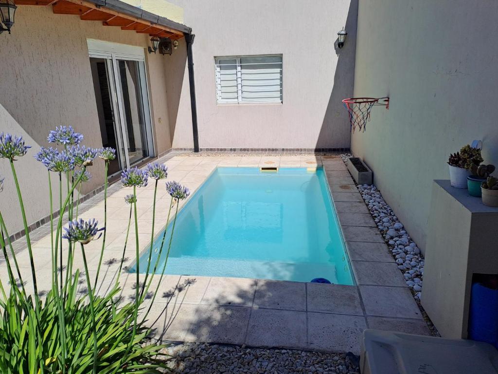 Casa Familiar con Piscina en El Cóndor - a 20' de Viedma - 5