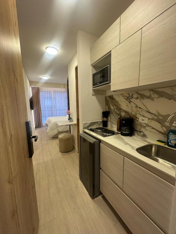 Elegant 1-Bedroom Apartment with Coworking Space - 4