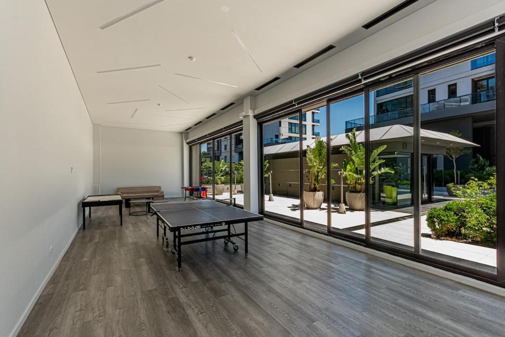 Departamento de lujo - Sauna, Gym, Seguridad 24hs y Pileta - 2