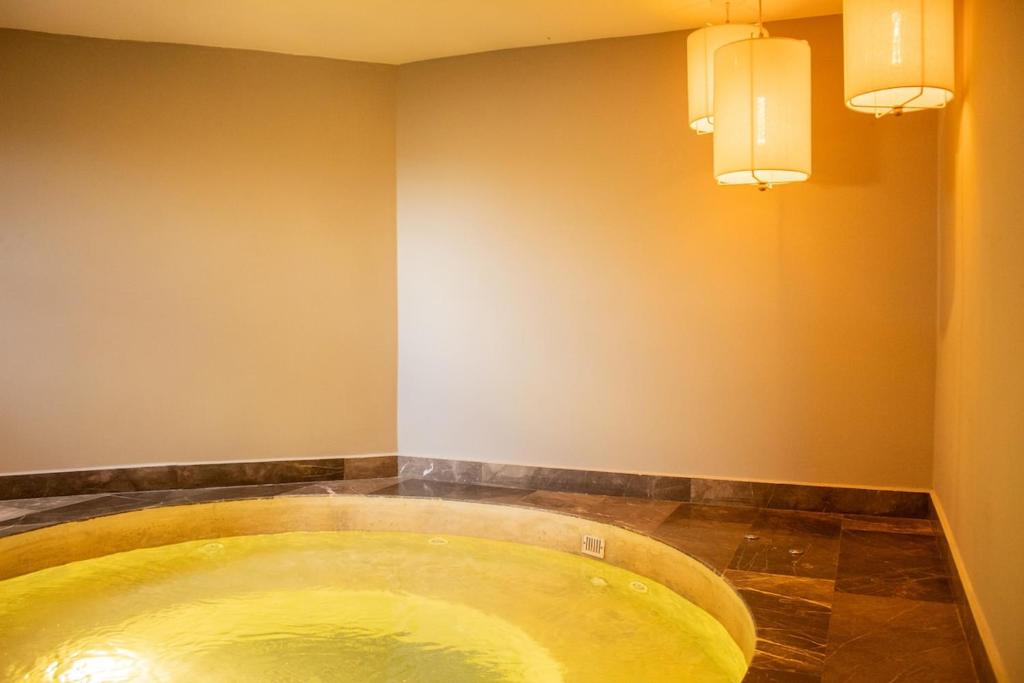 Chic 1BR Private Balcony,Sauna, Gym y Wifi - 5