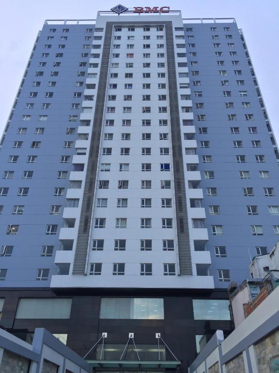 Entrance, Sky Center Hostel in Ho Chi Minh City