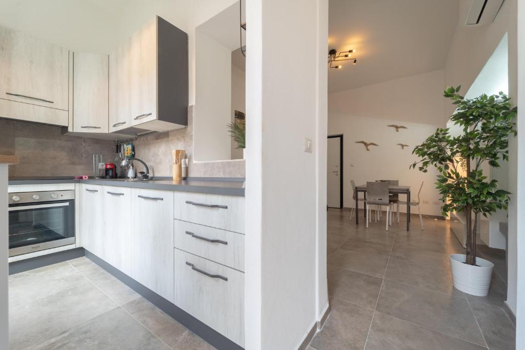 Gaura Apartment - 3
