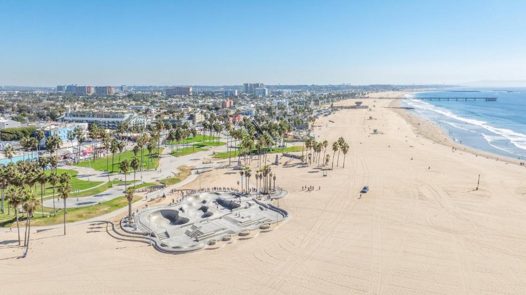 Exterior view, Hotel Erwin Venice Beach in Los Angeles (CA)
